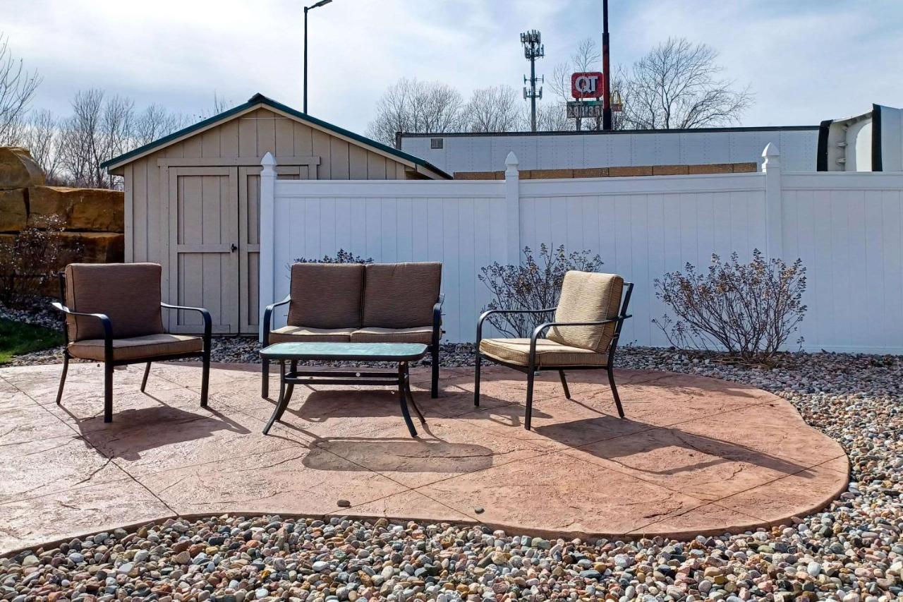 | Econo Lodge Oak Grove