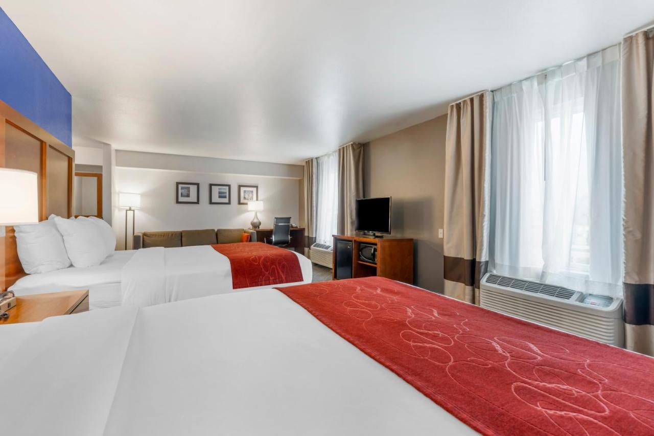 Queen Suite with Two Queen Beds - Accessible/Non-Smoking at Comfort Suites Redding - Shasta Lake