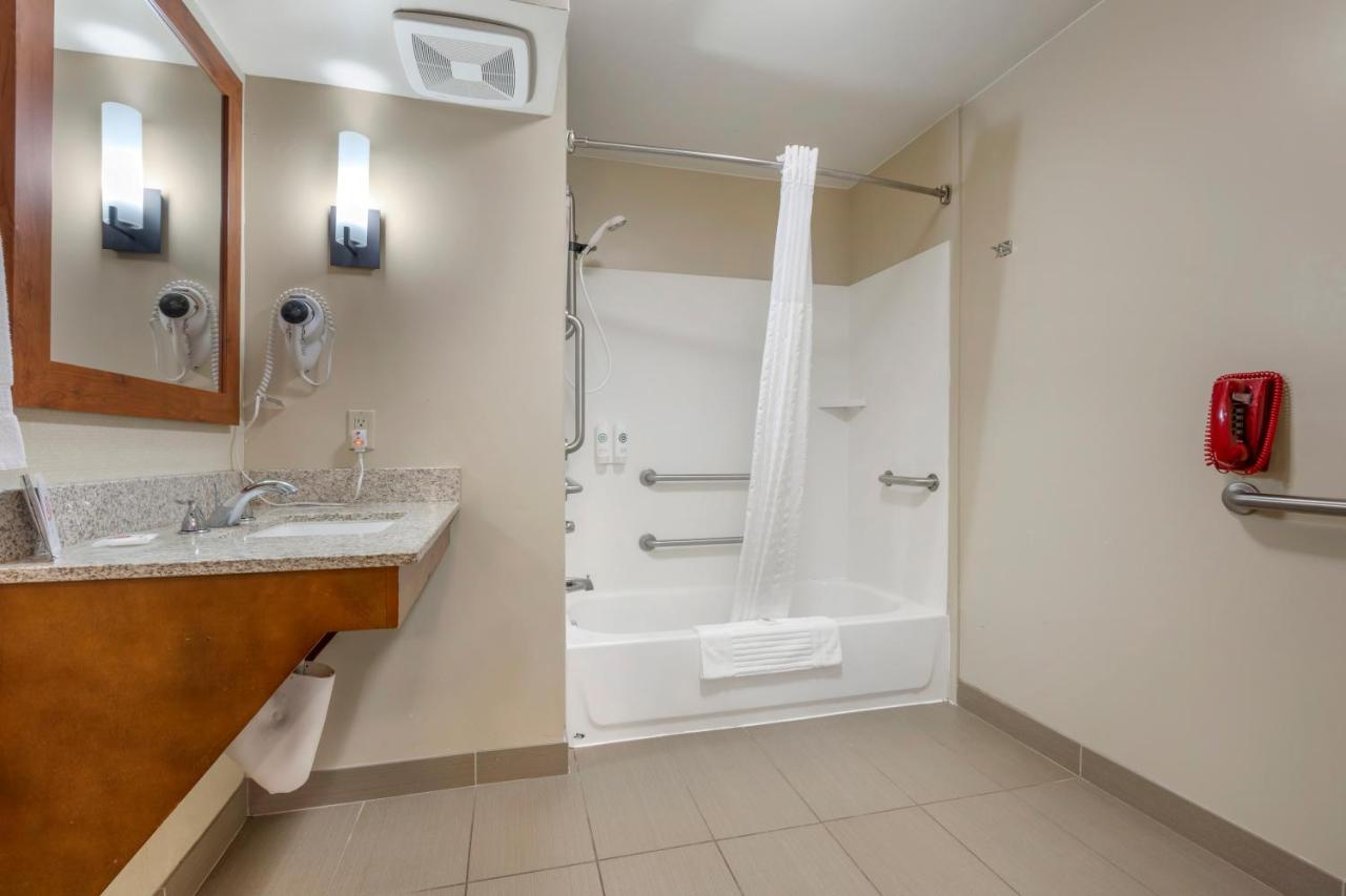 Queen Suite with Two Queen Beds - Accessible/Non-Smoking at Comfort Suites Redding - Shasta Lake
