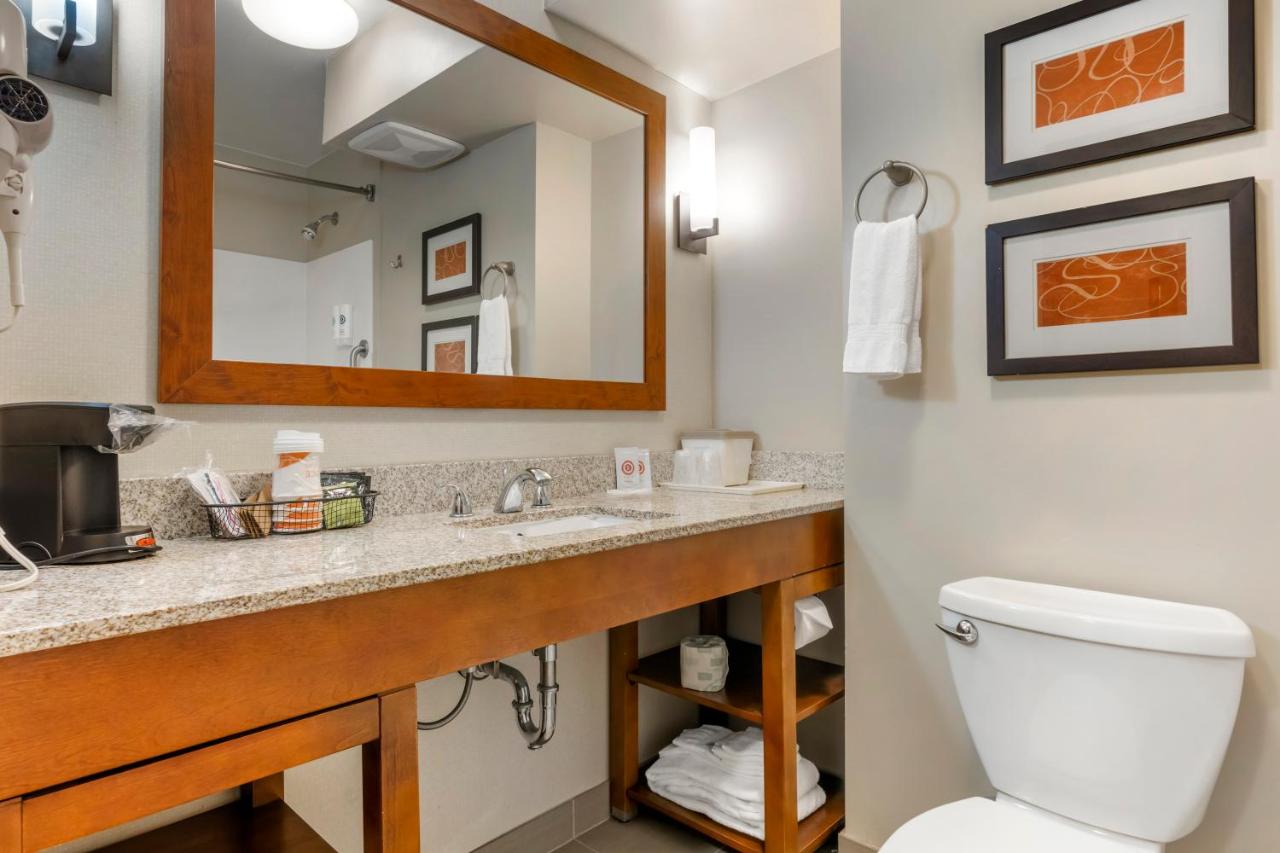King Suite with Sofa Bed - Non-Smoking at Comfort Suites Redding - Shasta Lake