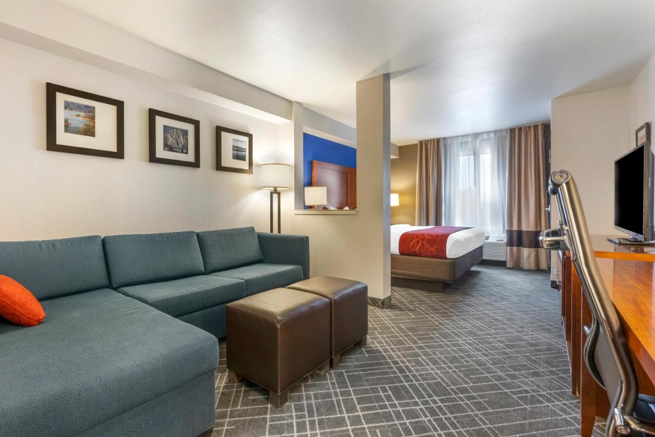 King Suite with Sofa Bed - Non-Smoking at Comfort Suites Redding - Shasta Lake