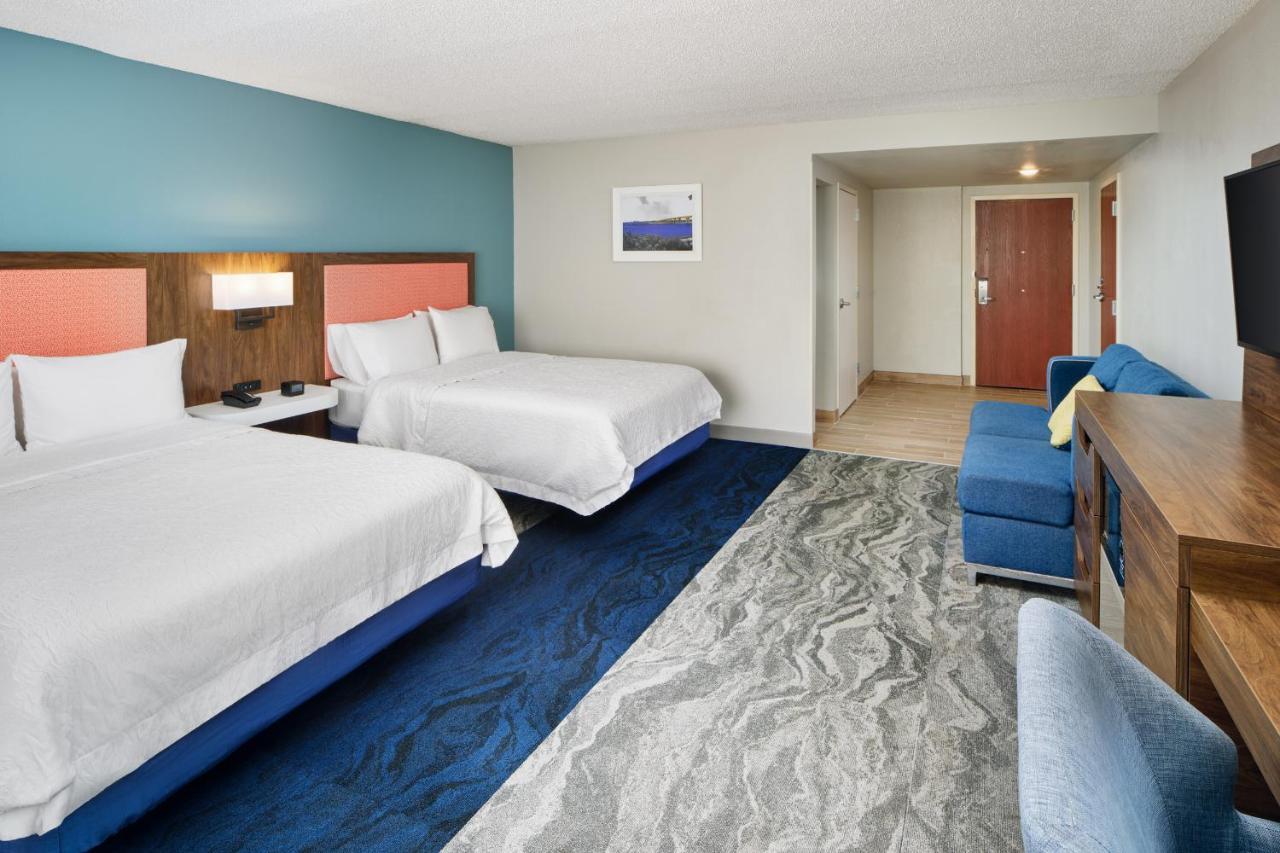 Queen Room - Disability Access/Non-Smoking at Hampton Inn Melbourne-Viera