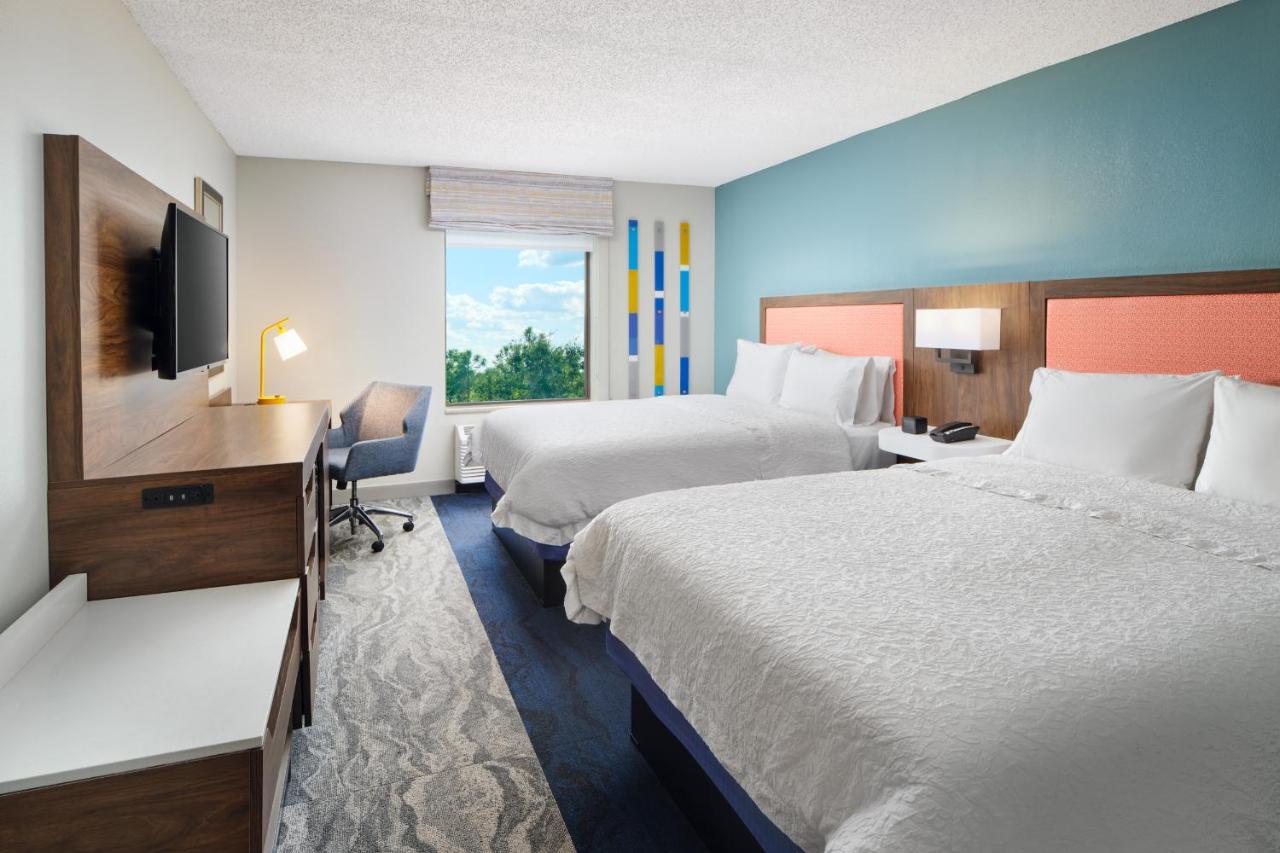 Queen Room - Non-Smoking at Hampton Inn Melbourne-Viera
