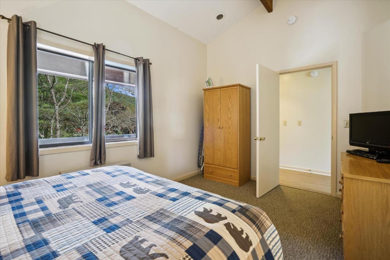 | Deluxe Two Bedroom Suite on the 1st floor with outdoor heated pool 1314