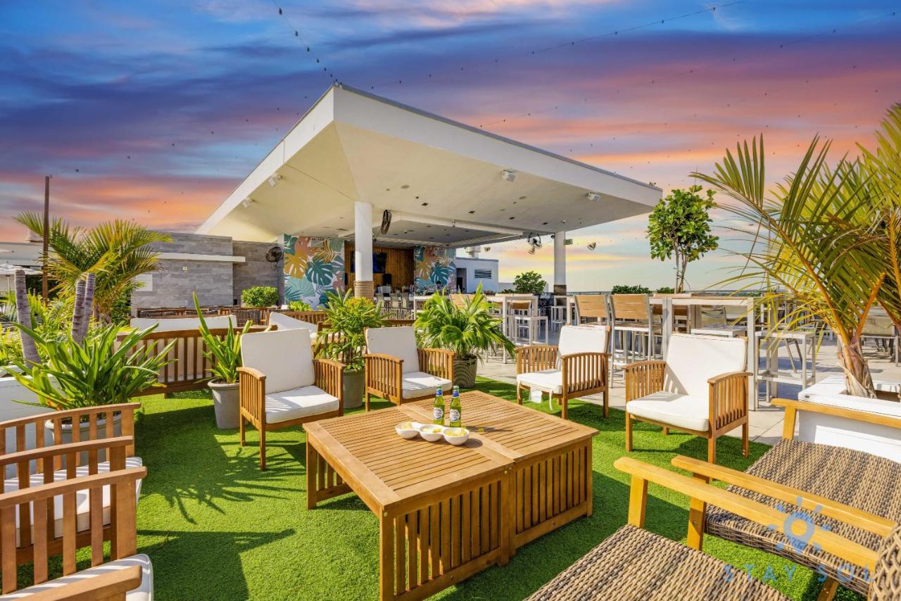 | Coolest Apartment Rooftop Pool Hot Tub