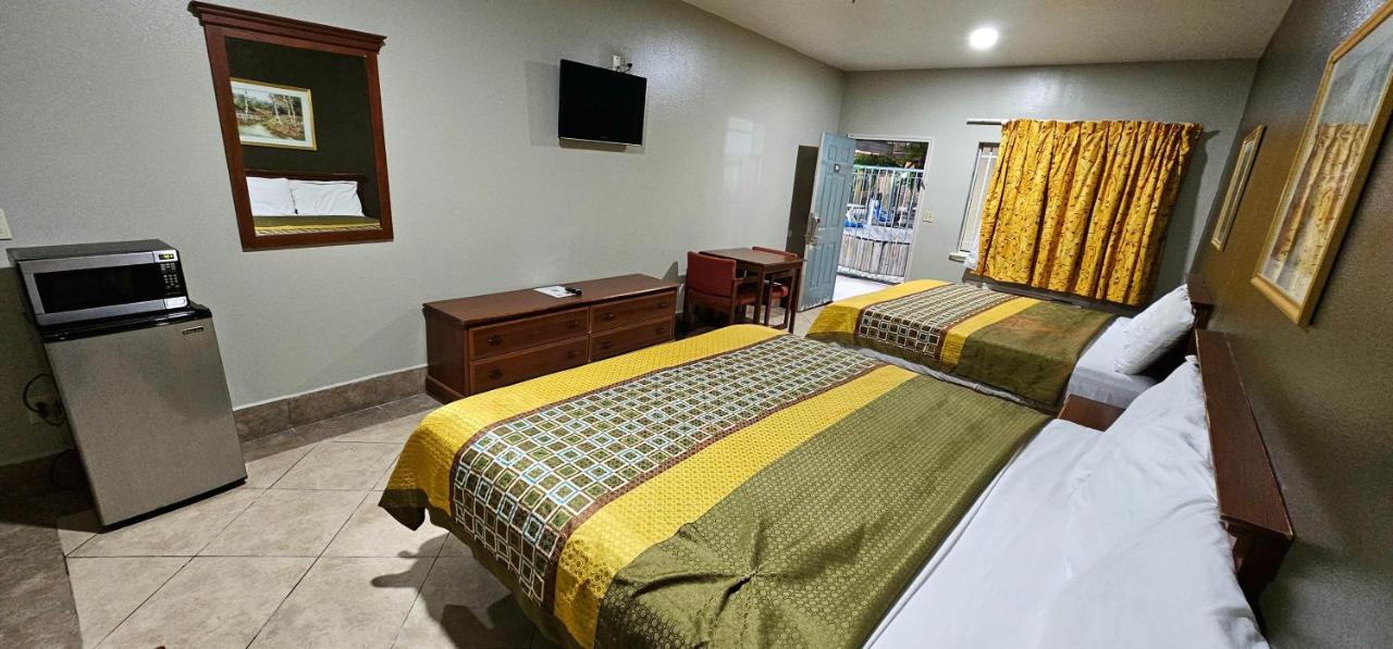 | Texas Inn and Suites Edinburg