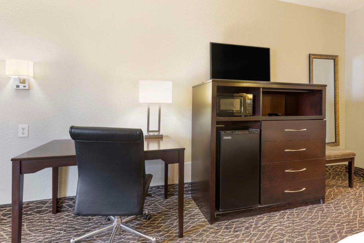 King Room with Sofa Bed - Non Smoking at Best Western West Monroe Inn