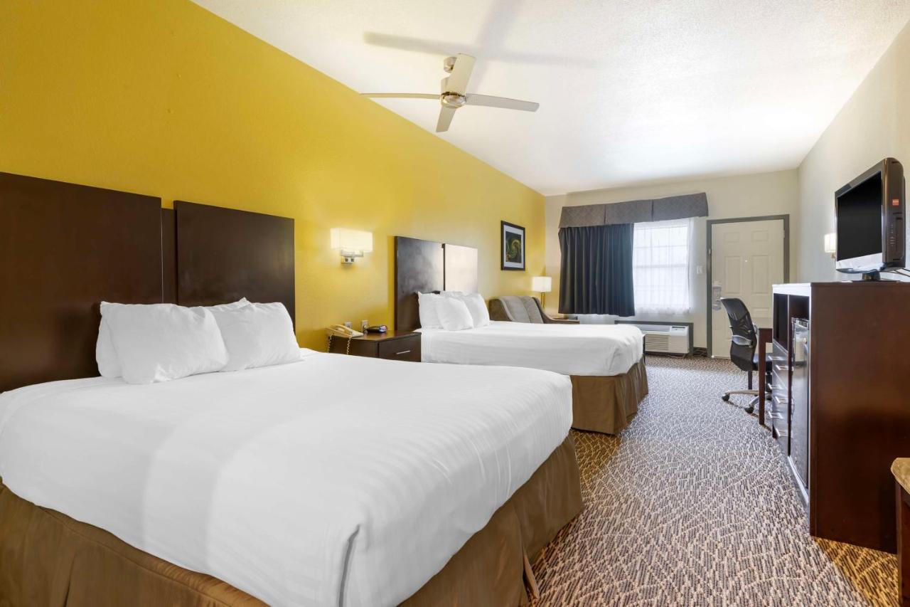 Deluxe Queen Room with Two Queen Beds - Non Smoking at Best Western West Monroe Inn