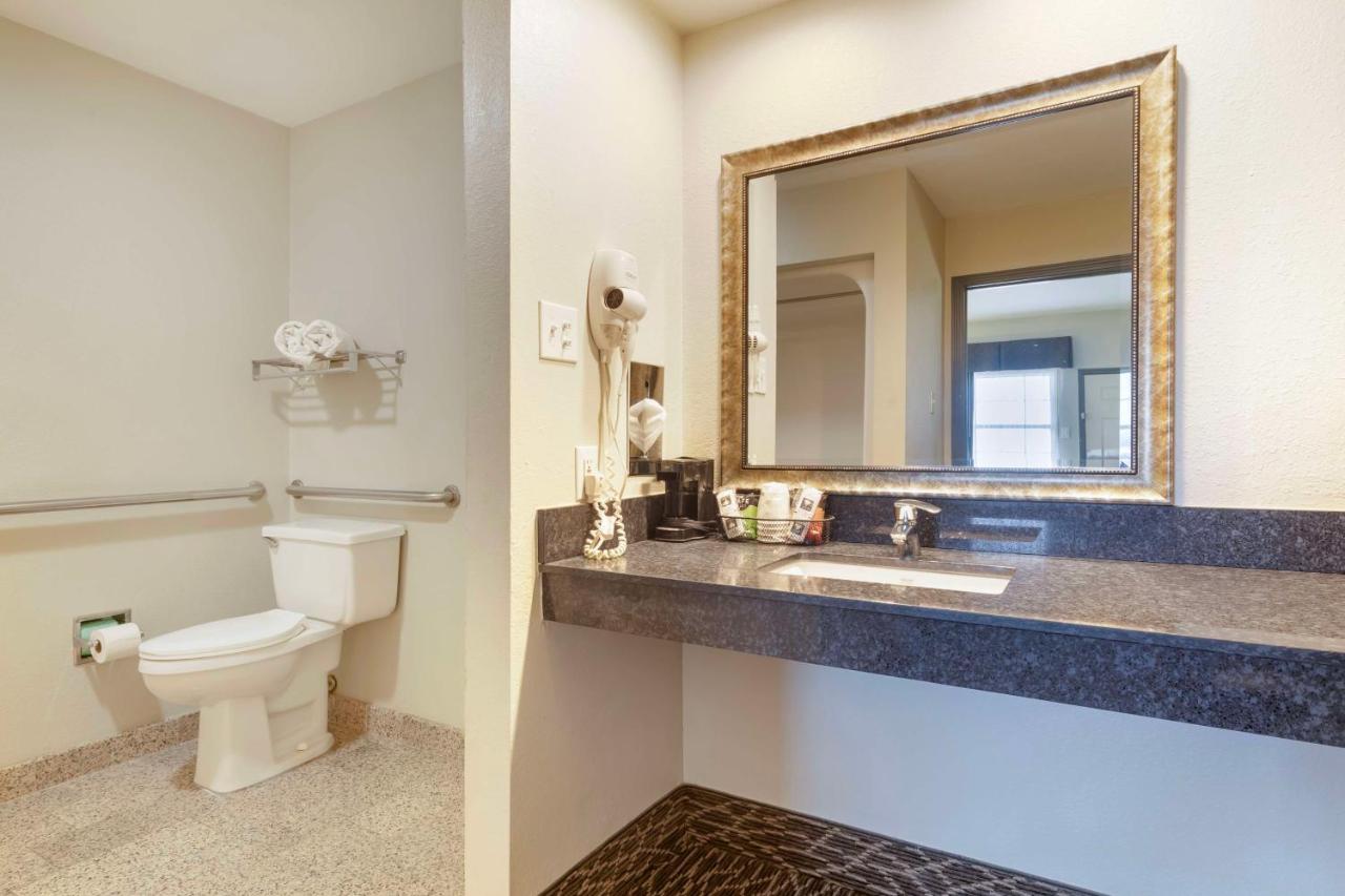King Room - Disability Access - Non Smoking at Best Western West Monroe Inn
