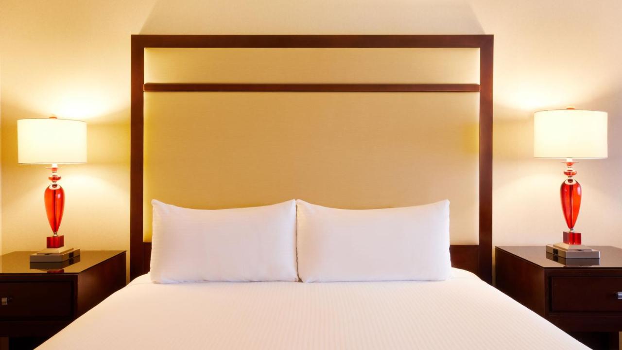 PREMIUM ROOM 1 KING - NON-SMOKING at Eldorado Reno - A Caesars Rewards Destination
