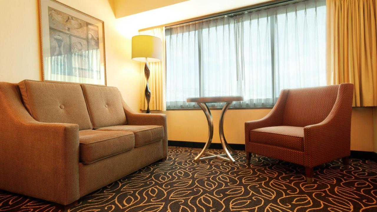PREMIUM ROOM 2 QUEENS NON-SMOKING at Eldorado Reno - A Caesars Rewards Destination