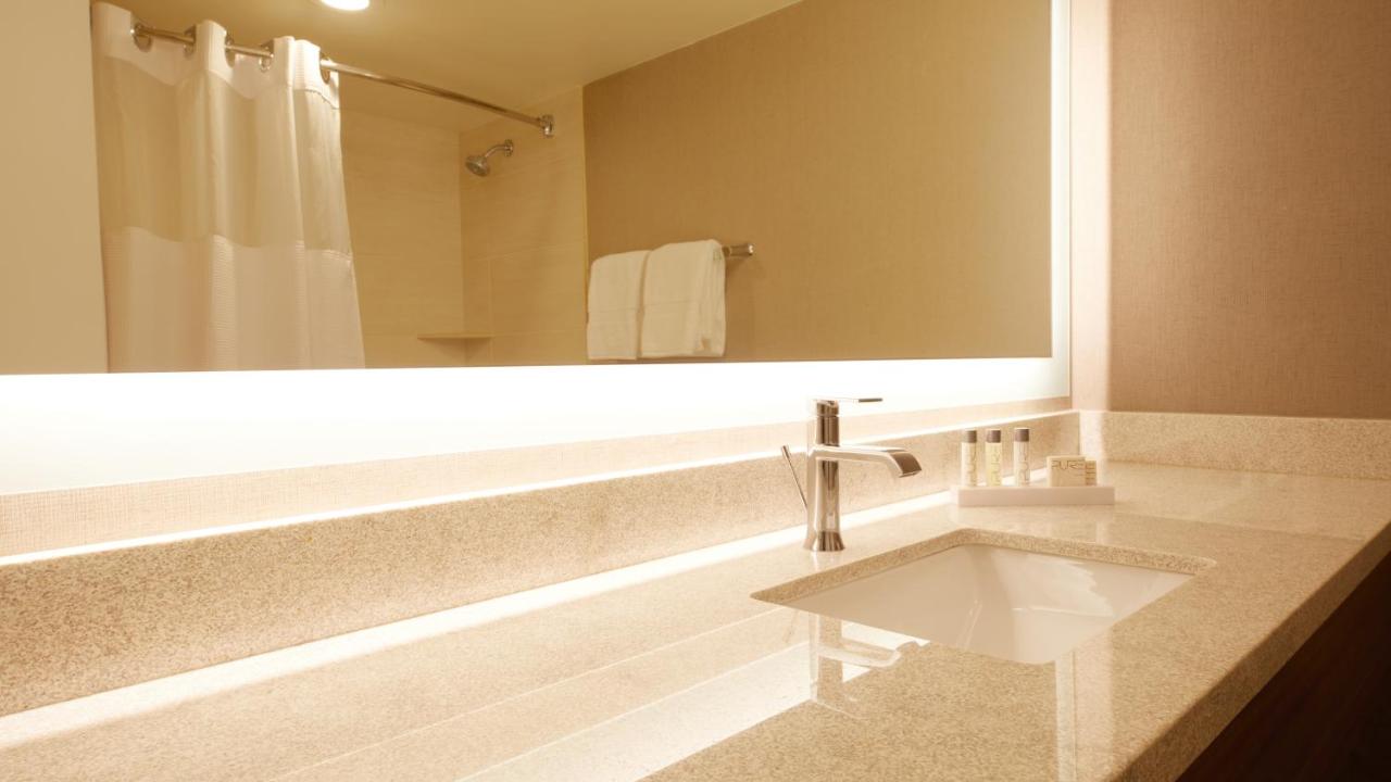 LUXURY ROOM 2 QUEENS NON-SMOKING at Eldorado Reno - A Caesars Rewards Destination
