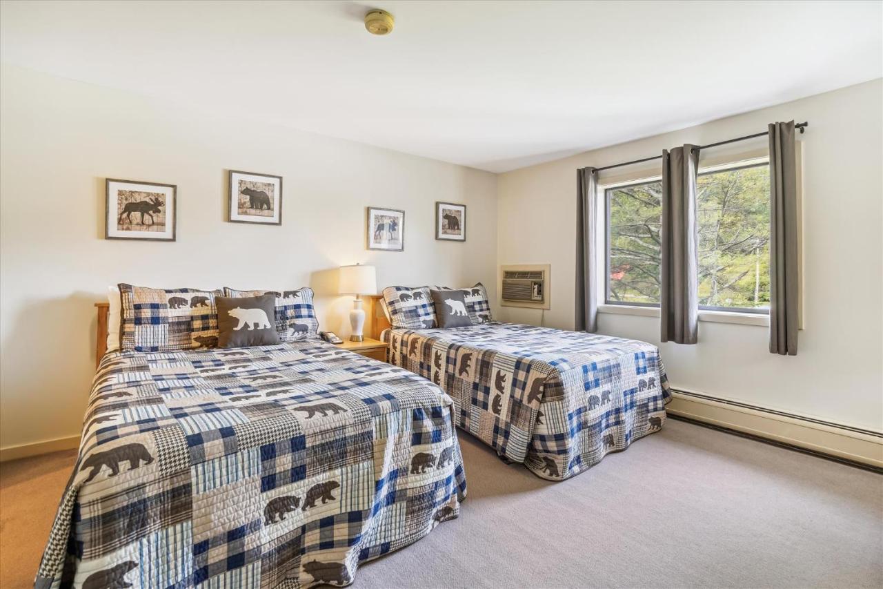 | Deluxe one bedroom suite located on 2nd floor with outdoor heated pool 21517