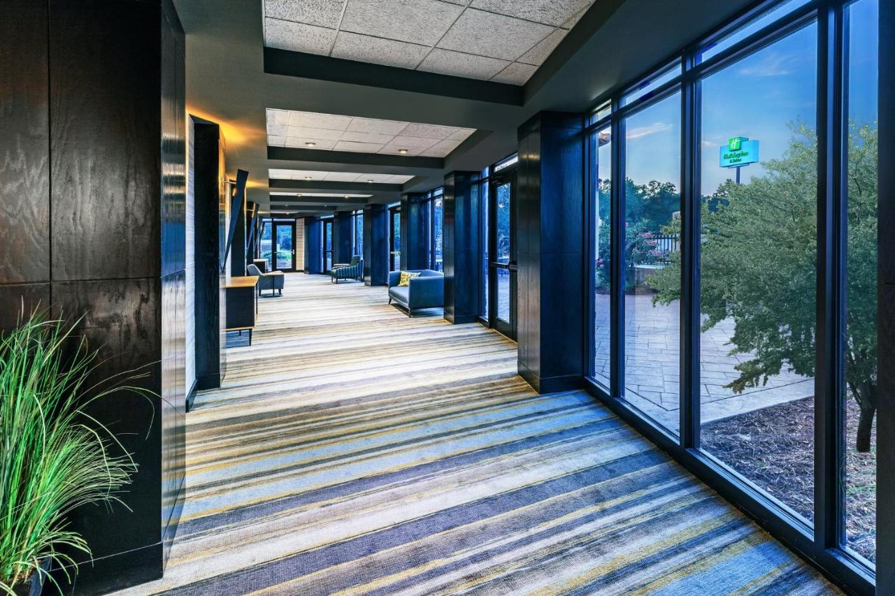 | Holiday Inn & Suites Stillwater-University West, an IHG Hotel