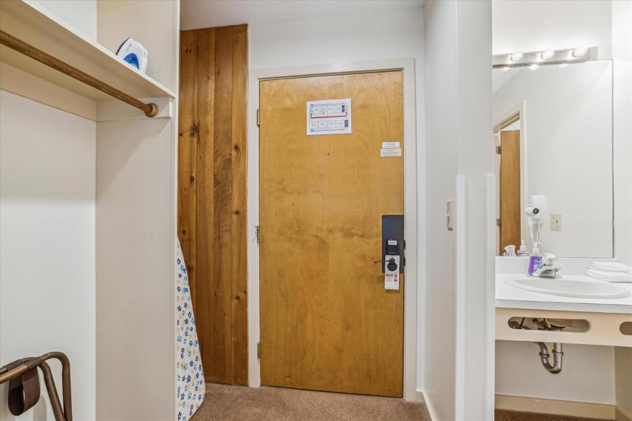 | Cedarbrook One Bedroom Suite 11416