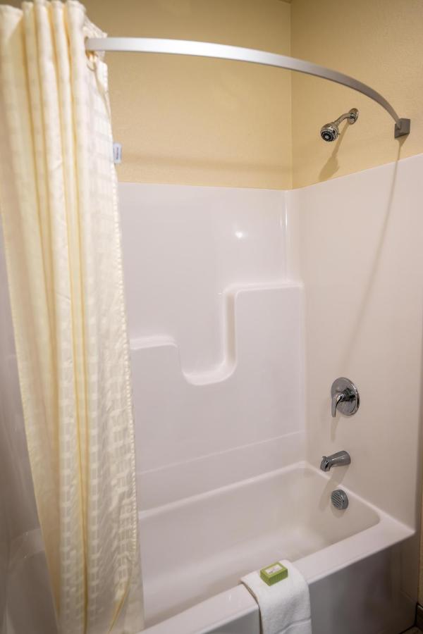 Queen Studio at Cobblestone Hotel & Suites - Lamar