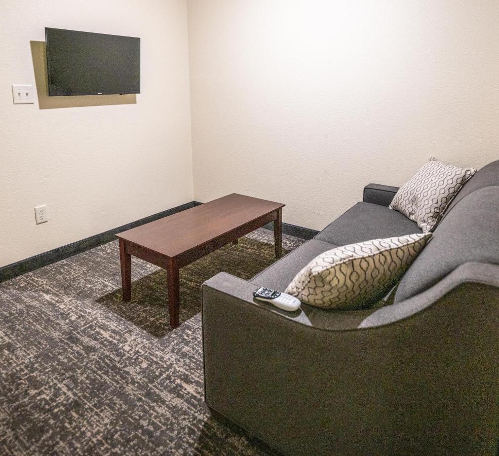 Queen Studio at Cobblestone Hotel & Suites - Lamar