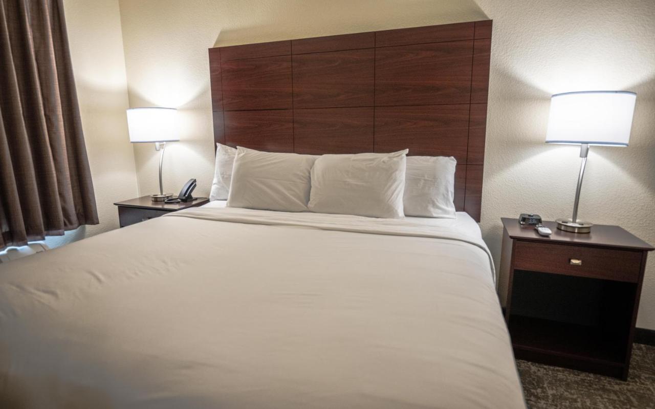 One-Bedroom Suite at Cobblestone Hotel & Suites - Lamar