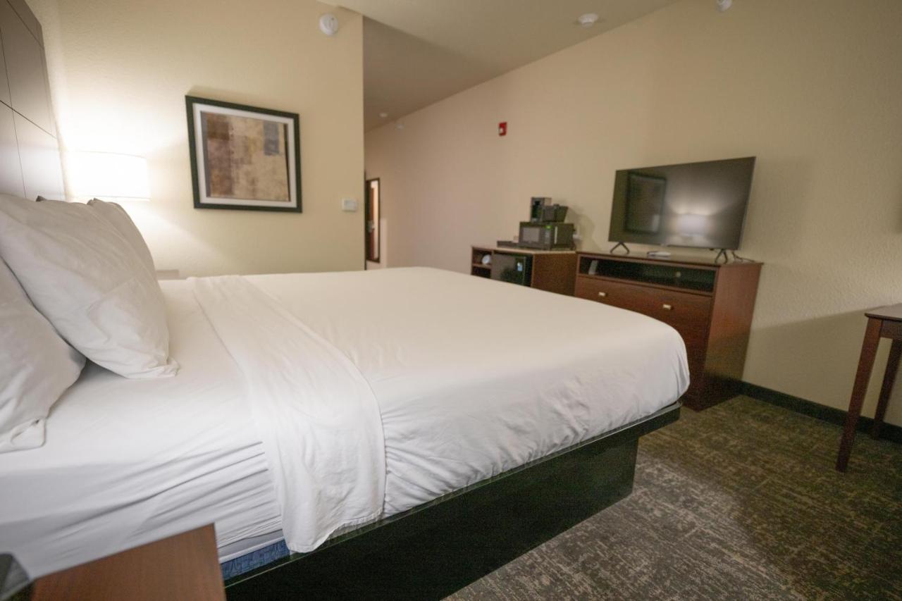 King Room - Disability Access at Cobblestone Hotel & Suites - Lamar