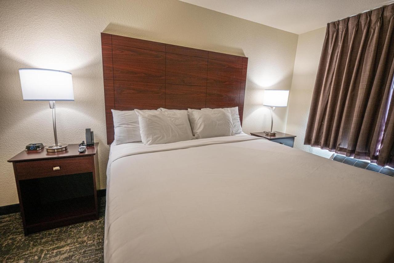 King Room at Cobblestone Hotel & Suites - Lamar