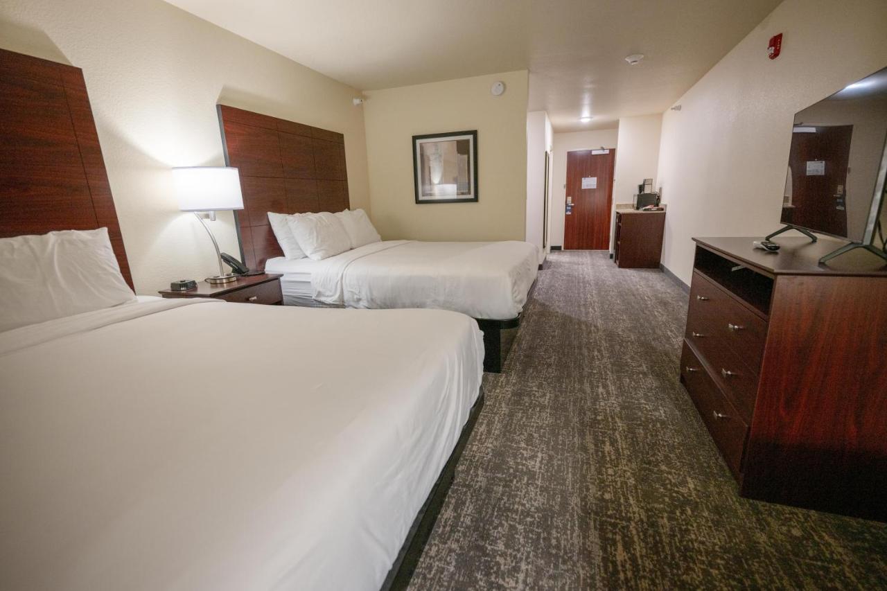 Queen Room - Disability Access at Cobblestone Hotel & Suites - Lamar