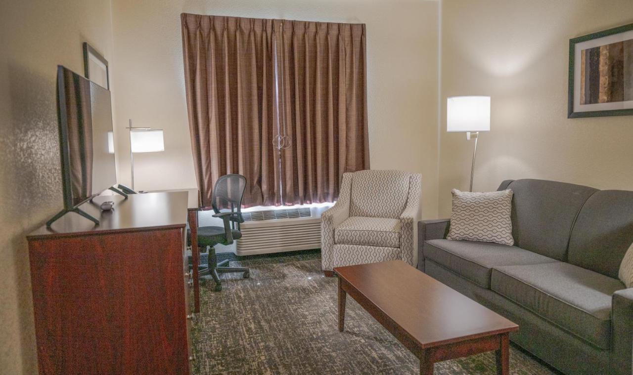 One-Bedroom Suite at Cobblestone Hotel & Suites - Lamar