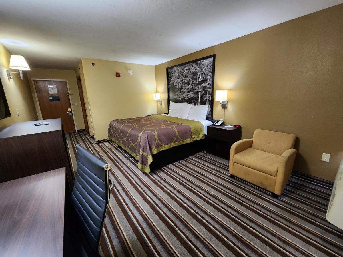 King Room - Non-Smoking at Super 8 by Wyndham Pine Bluff