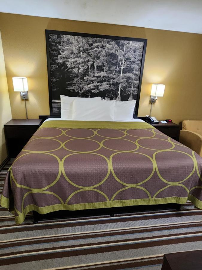 Deluxe King Room - Non-Smoking at Super 8 by Wyndham Pine Bluff