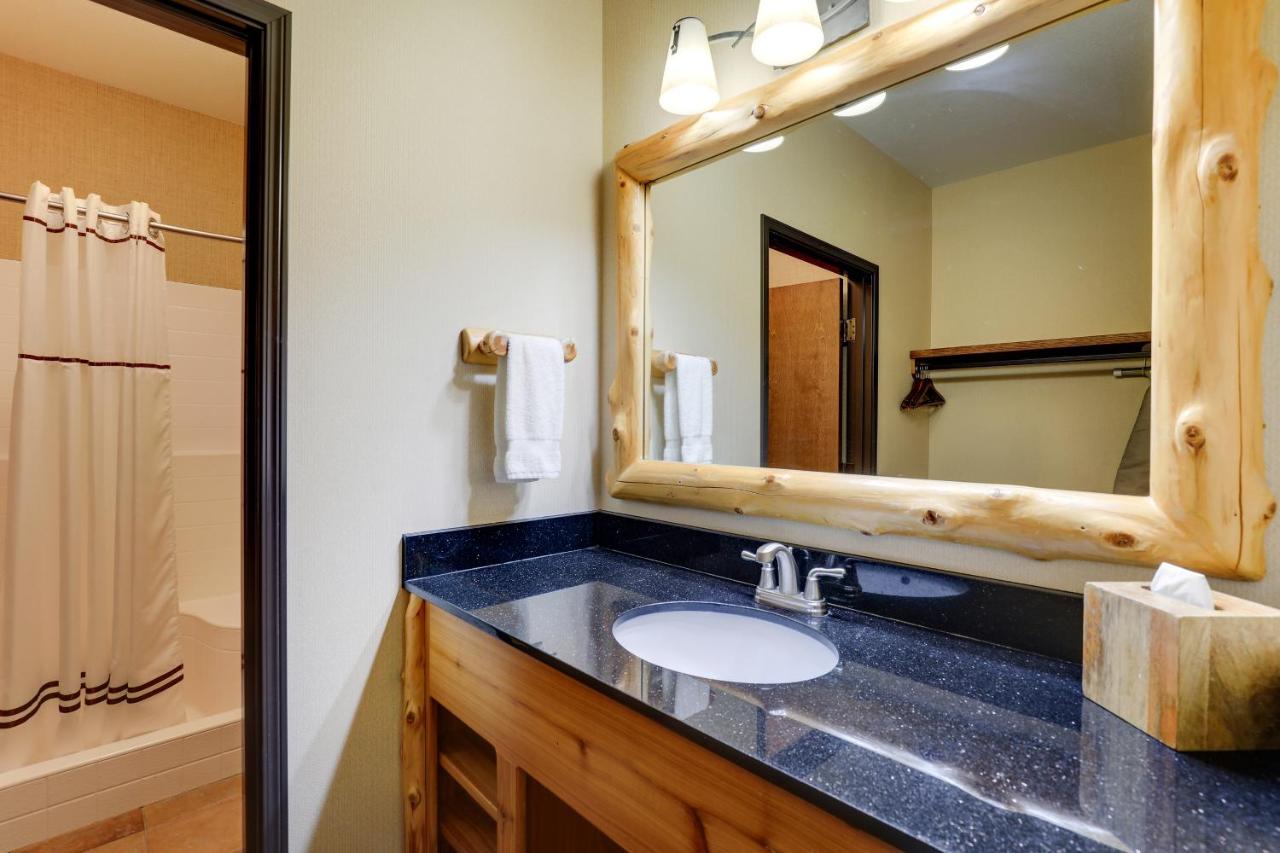 Superior Suite at Stoney Creek Hotel Sioux City