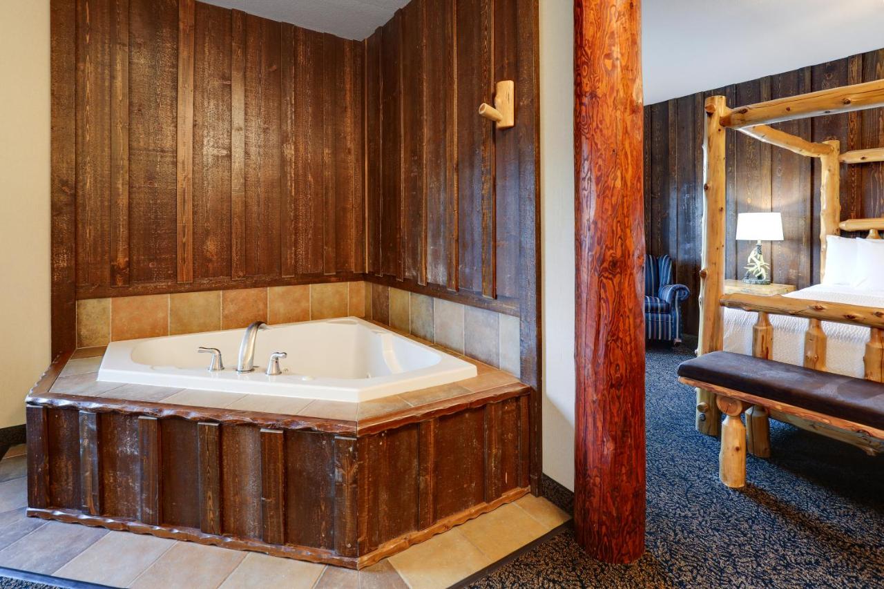 Superior Suite at Stoney Creek Hotel Sioux City