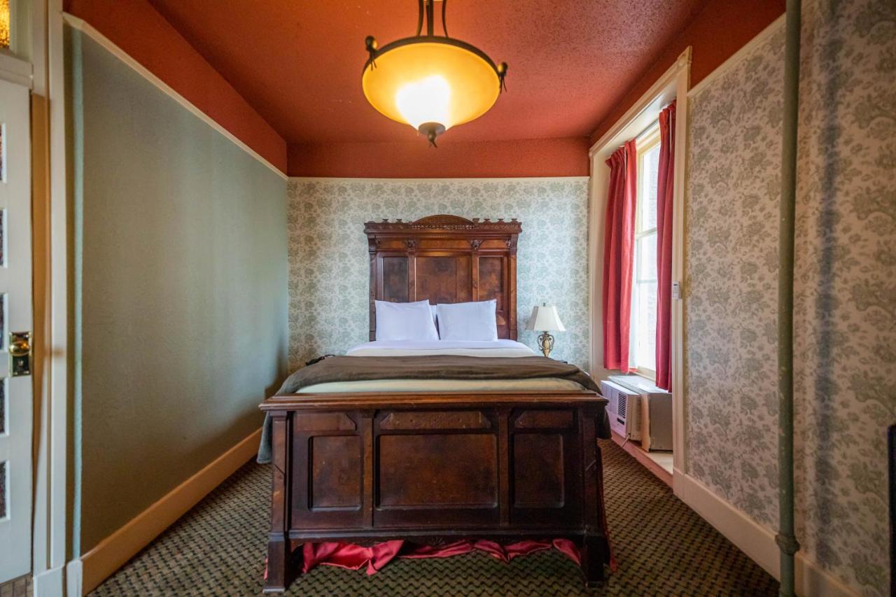 Standard Queen Room at The Crescent Hotel and Spa