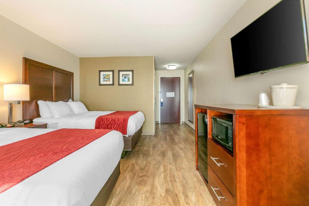 Queen Room with Two Queen Beds - Non-Smoking at Comfort Inn & Suites Van Buren - Fort Smith