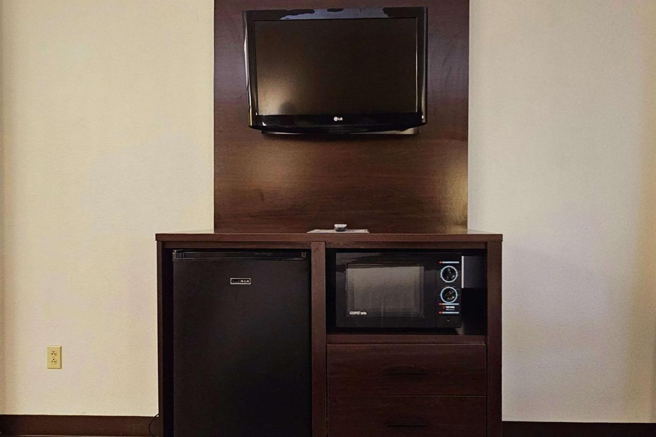 | Quality Inn & Suites near St Louis and I-255