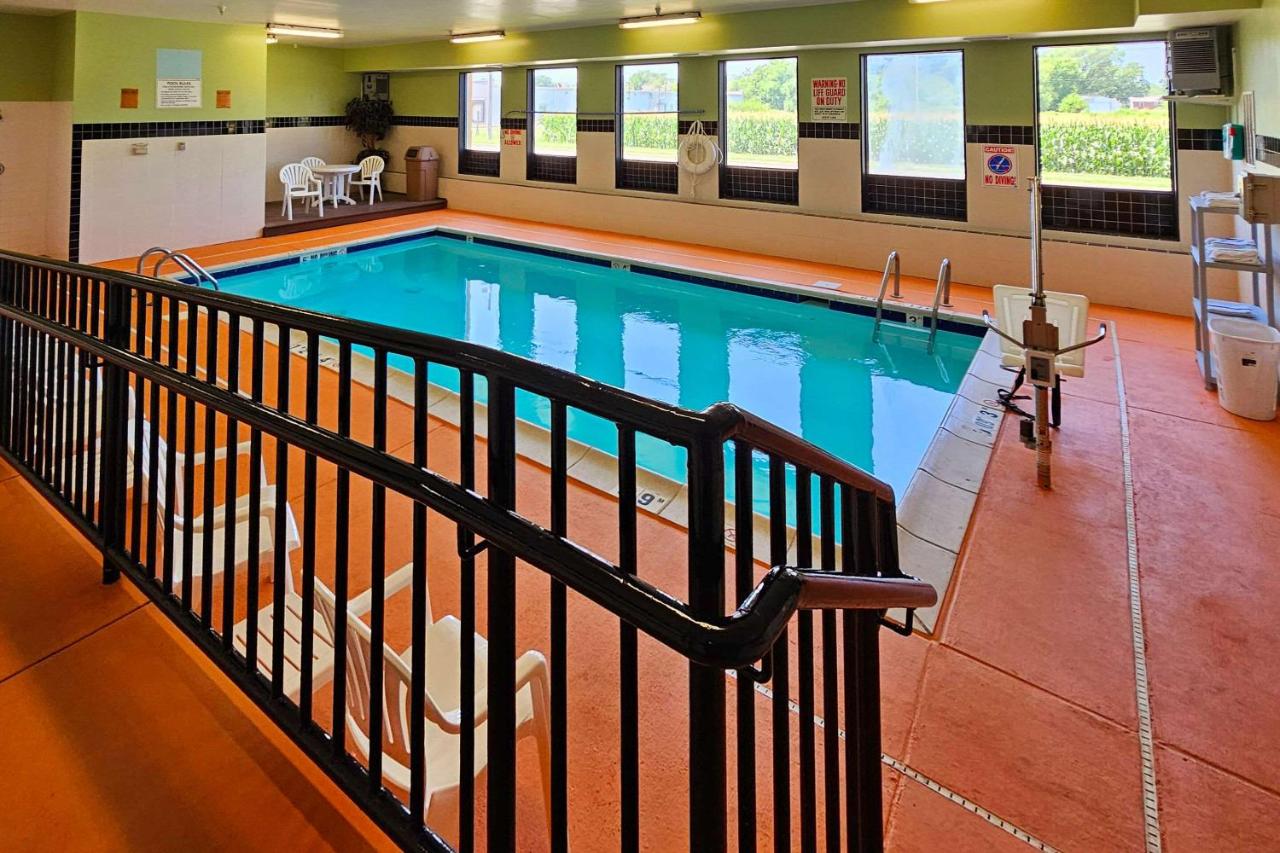 | Quality Inn & Suites near St Louis and I-255