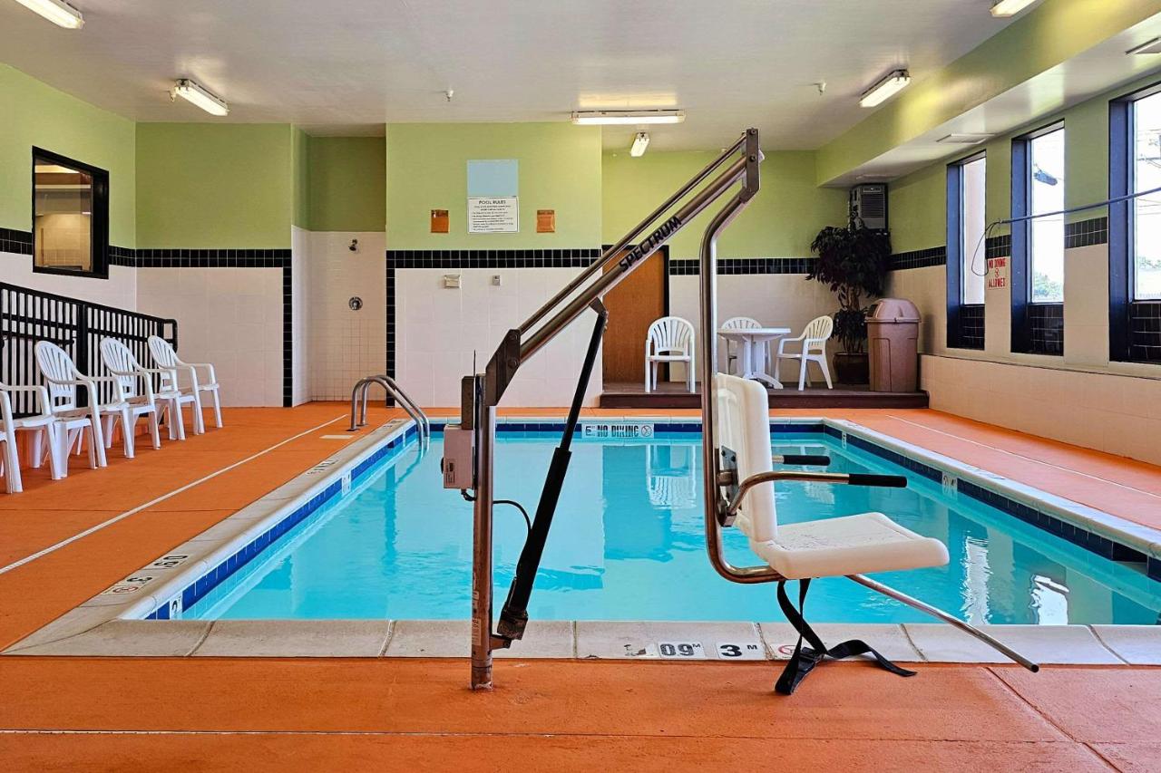 | Quality Inn & Suites near St Louis and I-255
