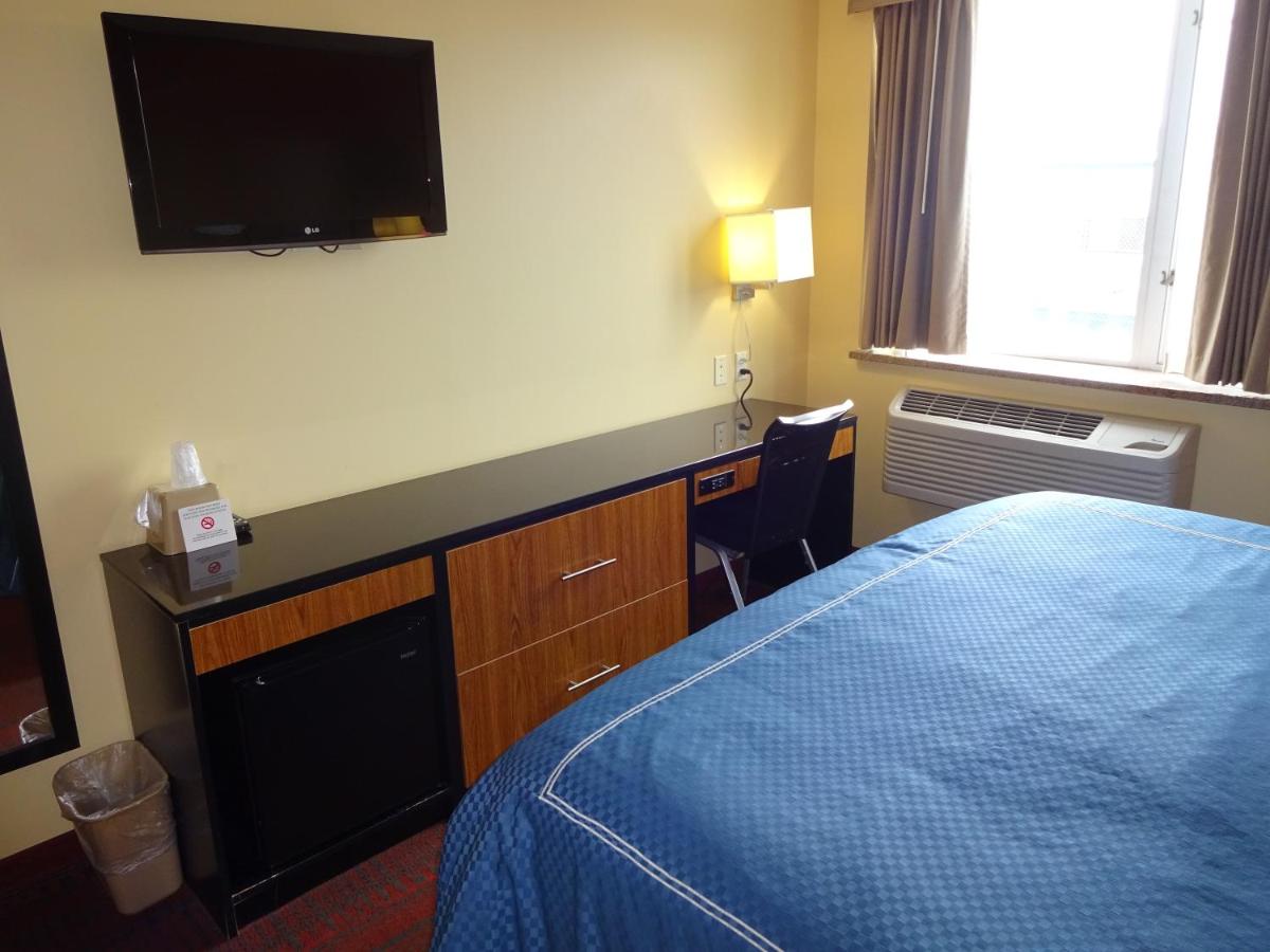 | Hotel Bliss - Brooklyn