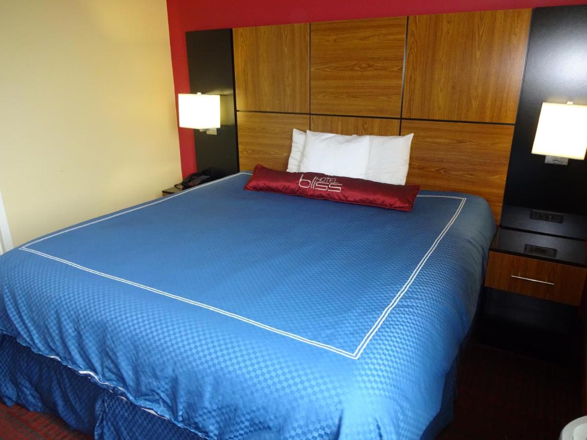 | Hotel Bliss - Brooklyn