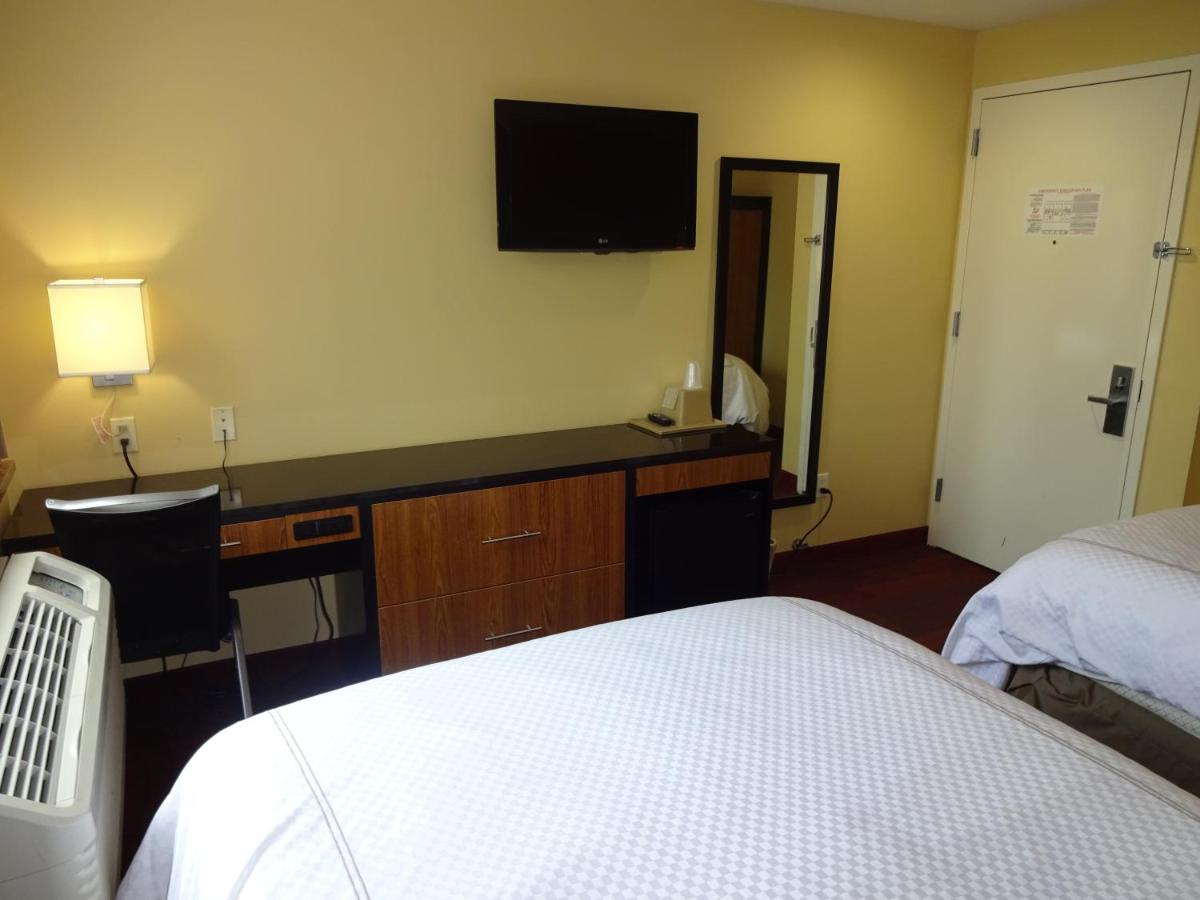| Hotel Bliss - Brooklyn