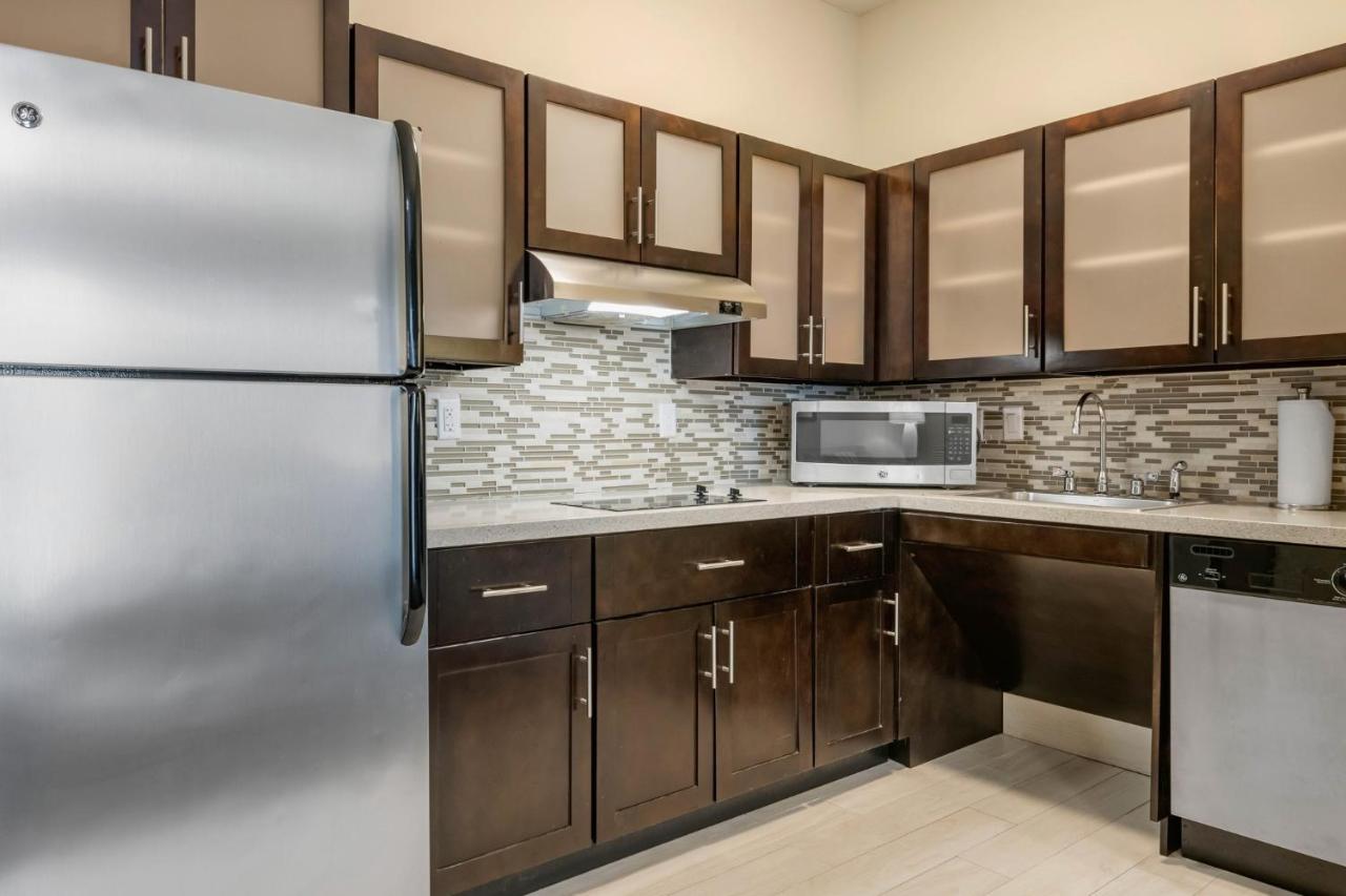 Deluxe King Suite at Staybridge Suites St. Petersburg Downtown by IHG