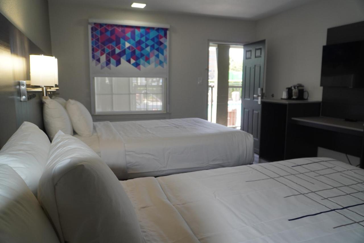 Double Room with Two Double Beds - Non-Smoking at La Quinta Inn by Wyndham Dallas Uptown