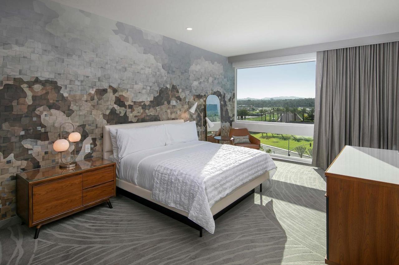 1 Bedroom Suite with 1 King, Sofa bed at Le Méridien Pasadena Arcadia