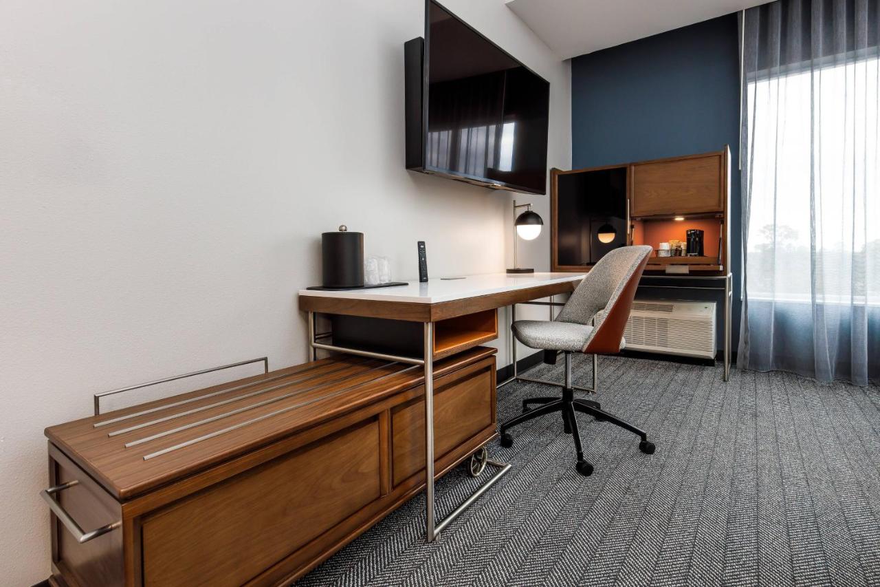  | Courtyard by Marriott Pensacola West