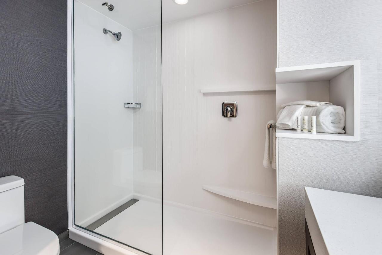 | Courtyard by Marriott Pensacola West