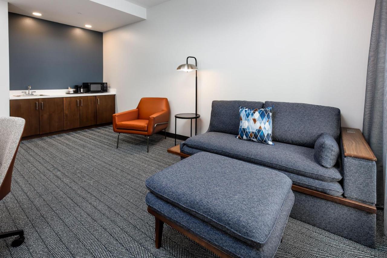  | Courtyard by Marriott Pensacola West