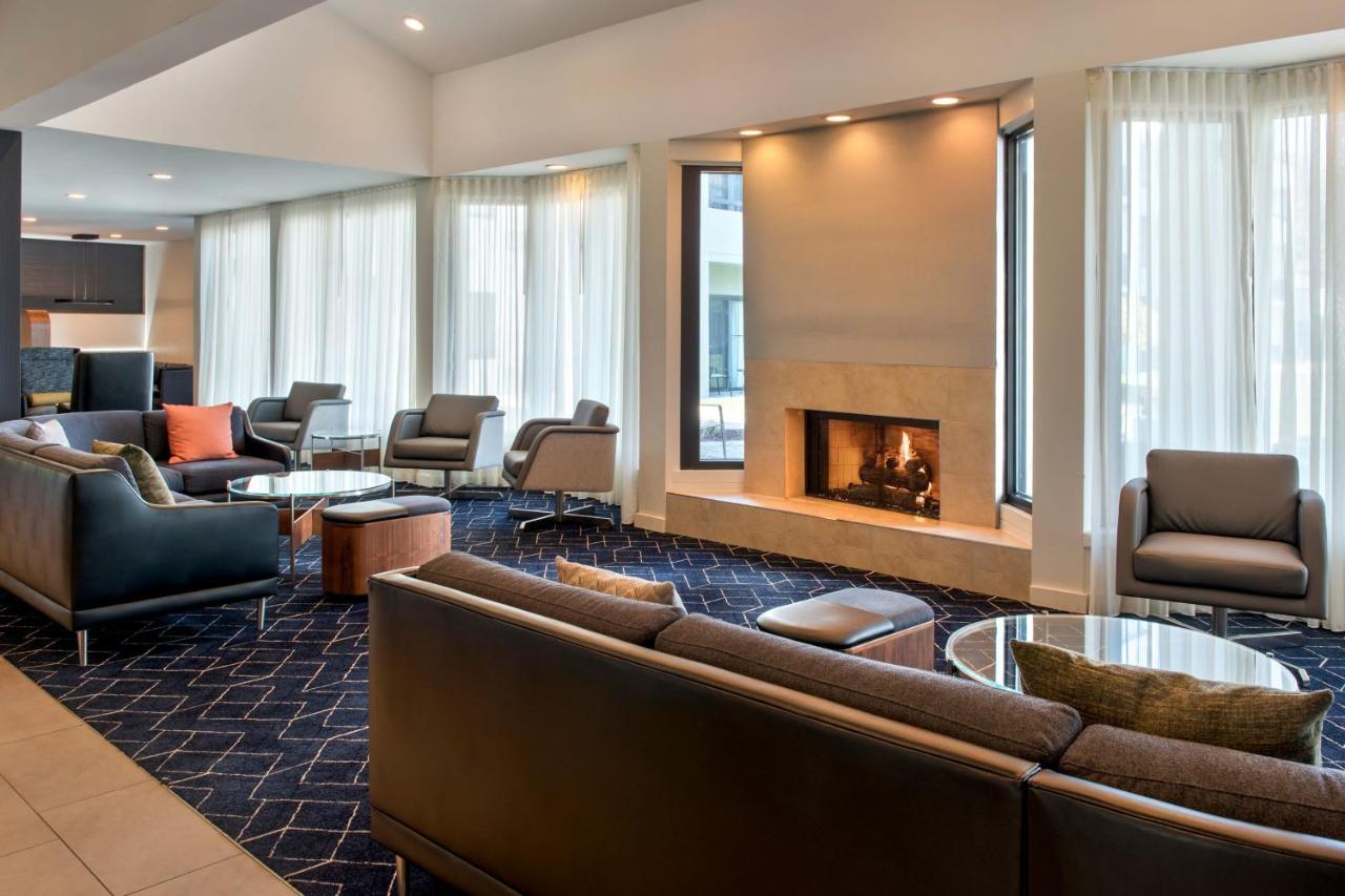 | Courtyard by Marriott New Haven Wallingford