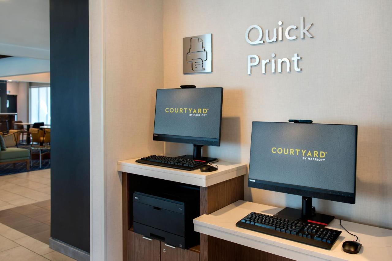 | Courtyard by Marriott New Haven Wallingford