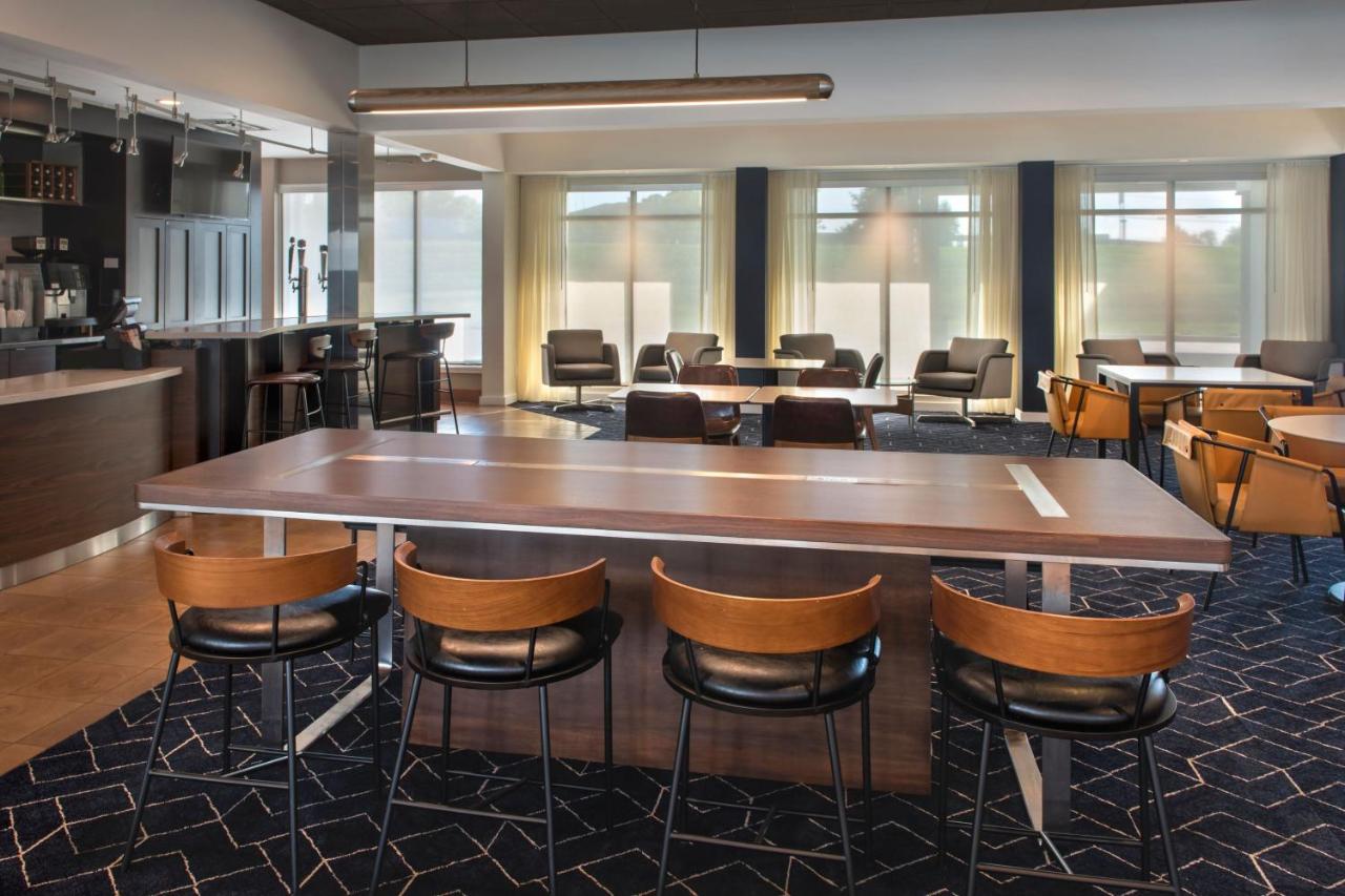 | Courtyard by Marriott New Haven Wallingford