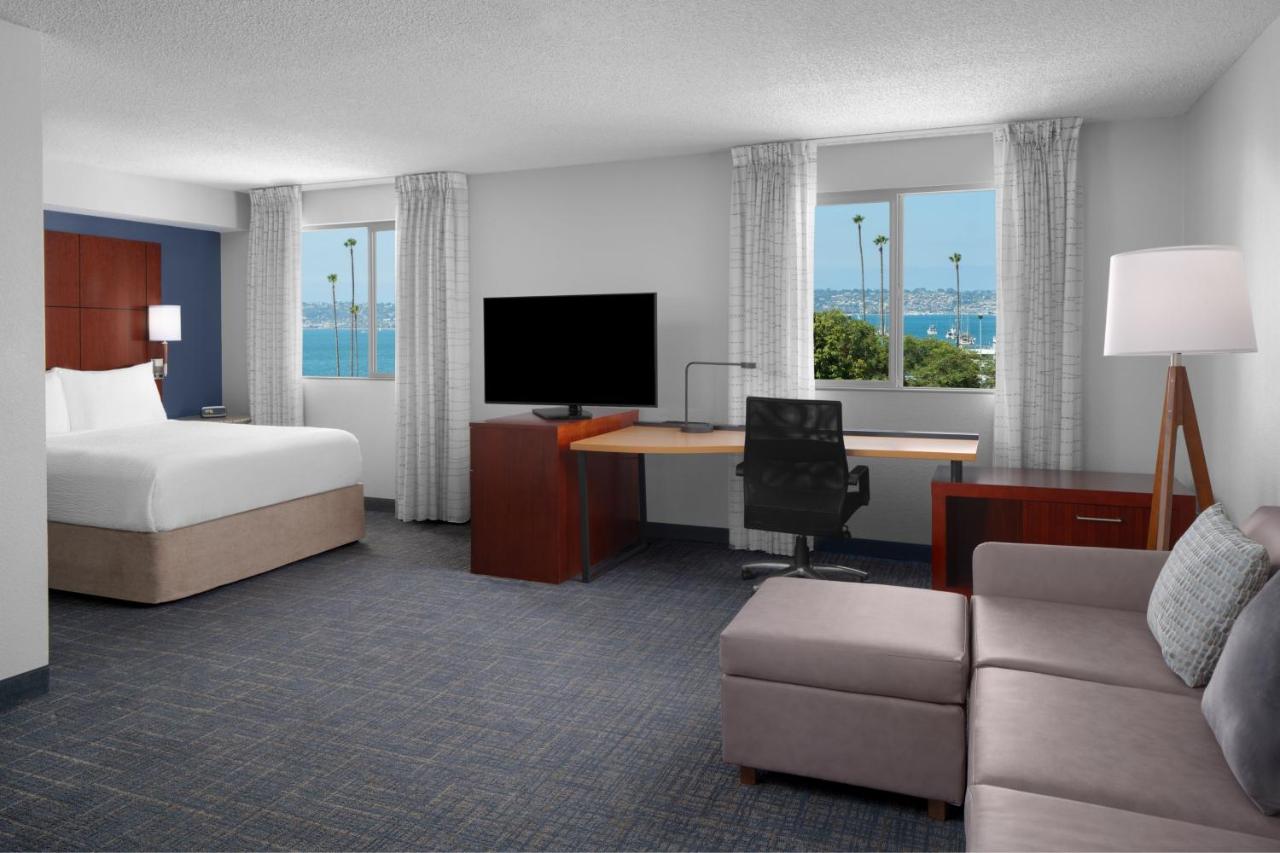 Deluxe Queen Studio with Sofa Bed at Residence Inn by Marriott San Diego Downtown