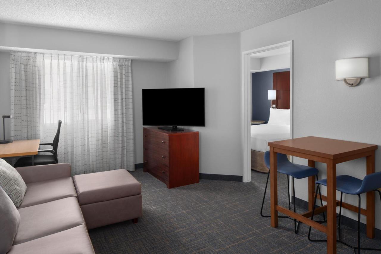 One-Bedroom Queen Suite with Sofa Bed at Residence Inn by Marriott San Diego Downtown