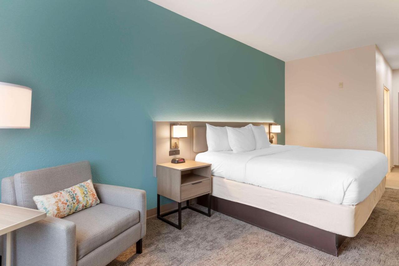 King Room at Comfort Inn & Suites Davenport - Quad Cities